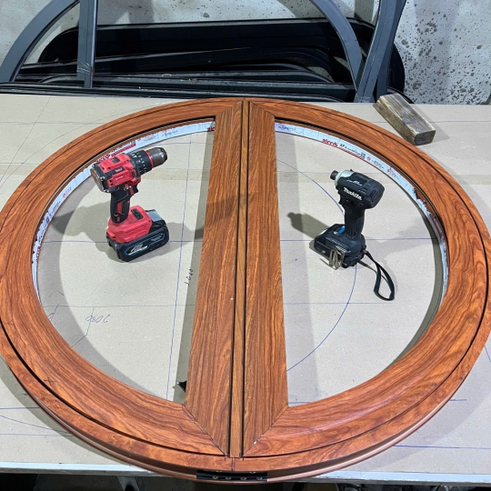 GIA CÔNG SẢN XUẤT CỬA NHÔM UỐN VÒM